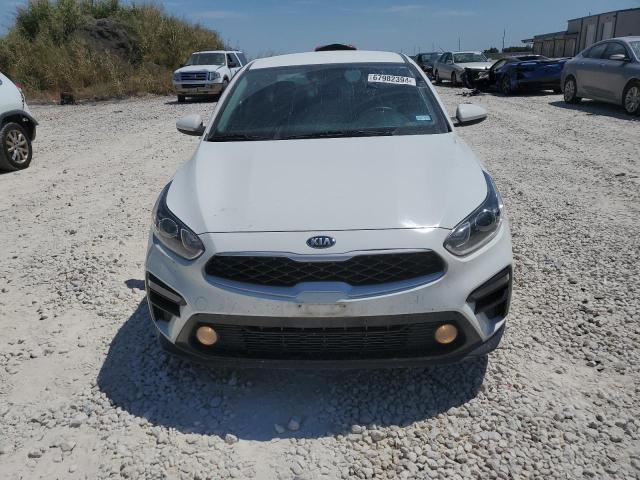 3KPF24AD9ME339592 Kia Forte FE 5