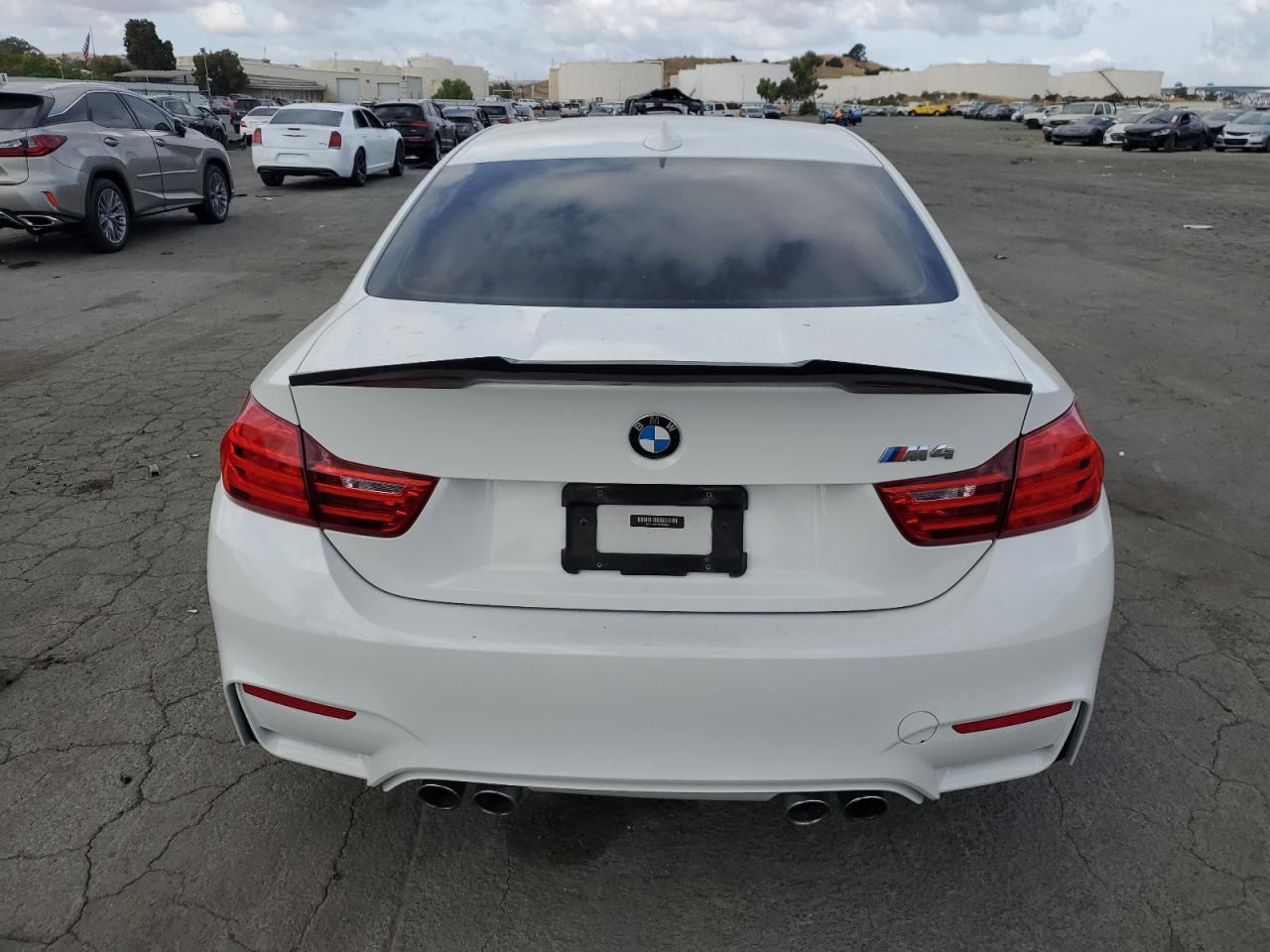 WBS3R9C53FK334270 2015 BMW M4