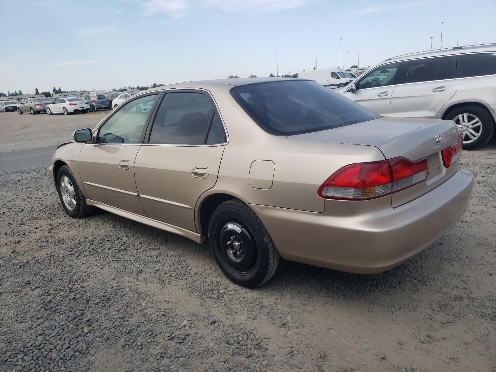 1HGCG16582A036017 2002 Honda Accord Ex