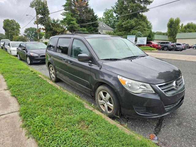 2011 Volkswagen Routan Se