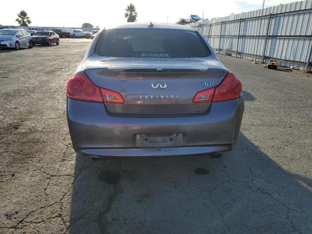  INFINITI G37 2013 Коричневий