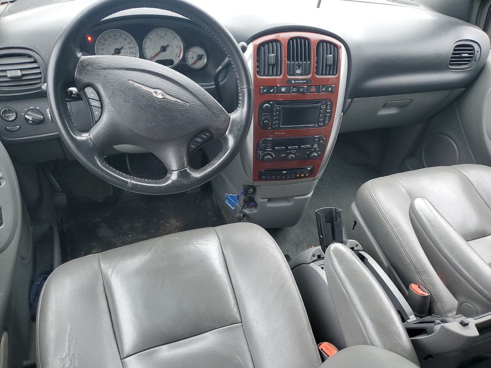 2C4GP64L95R168587 2005 Chrysler Town & Country Limited