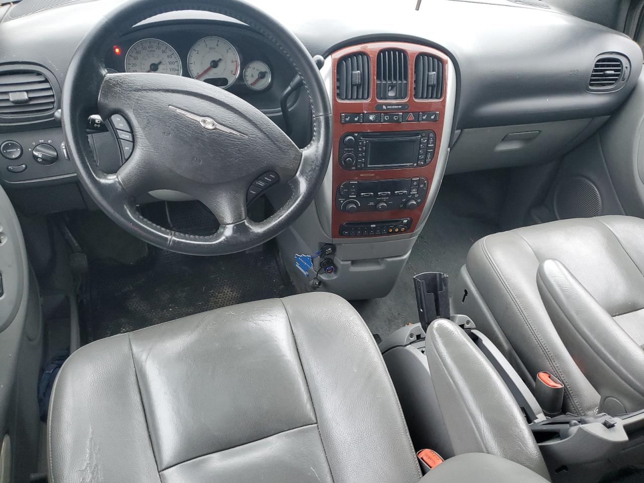 2005 Chrysler Town & Country Limited VIN: 2C4GP64L95R168587 Lot: 66696284