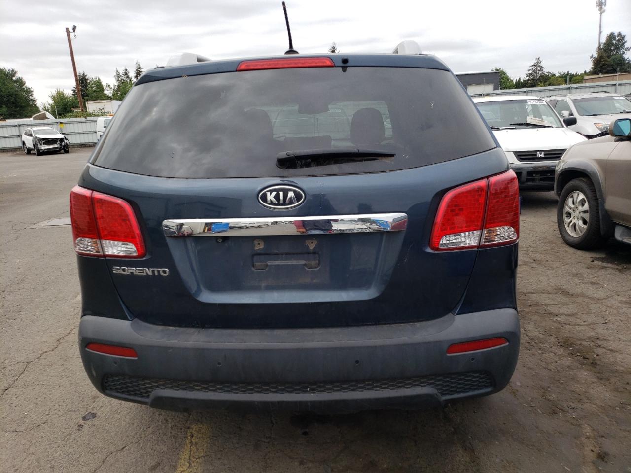 5XYKTCA19BG070182 2011 Kia Sorento Base