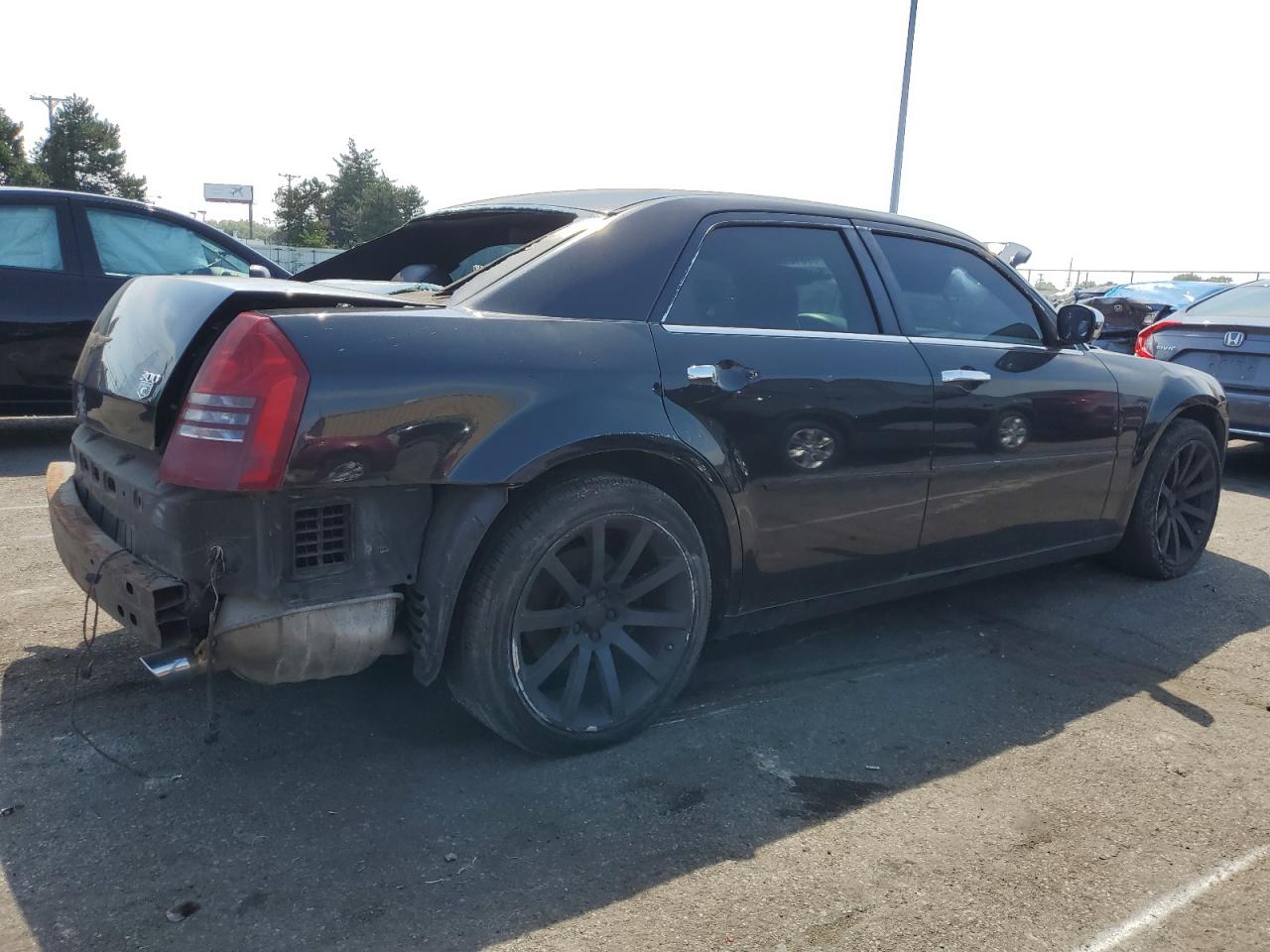 2005 Chrysler 300 - Image 3