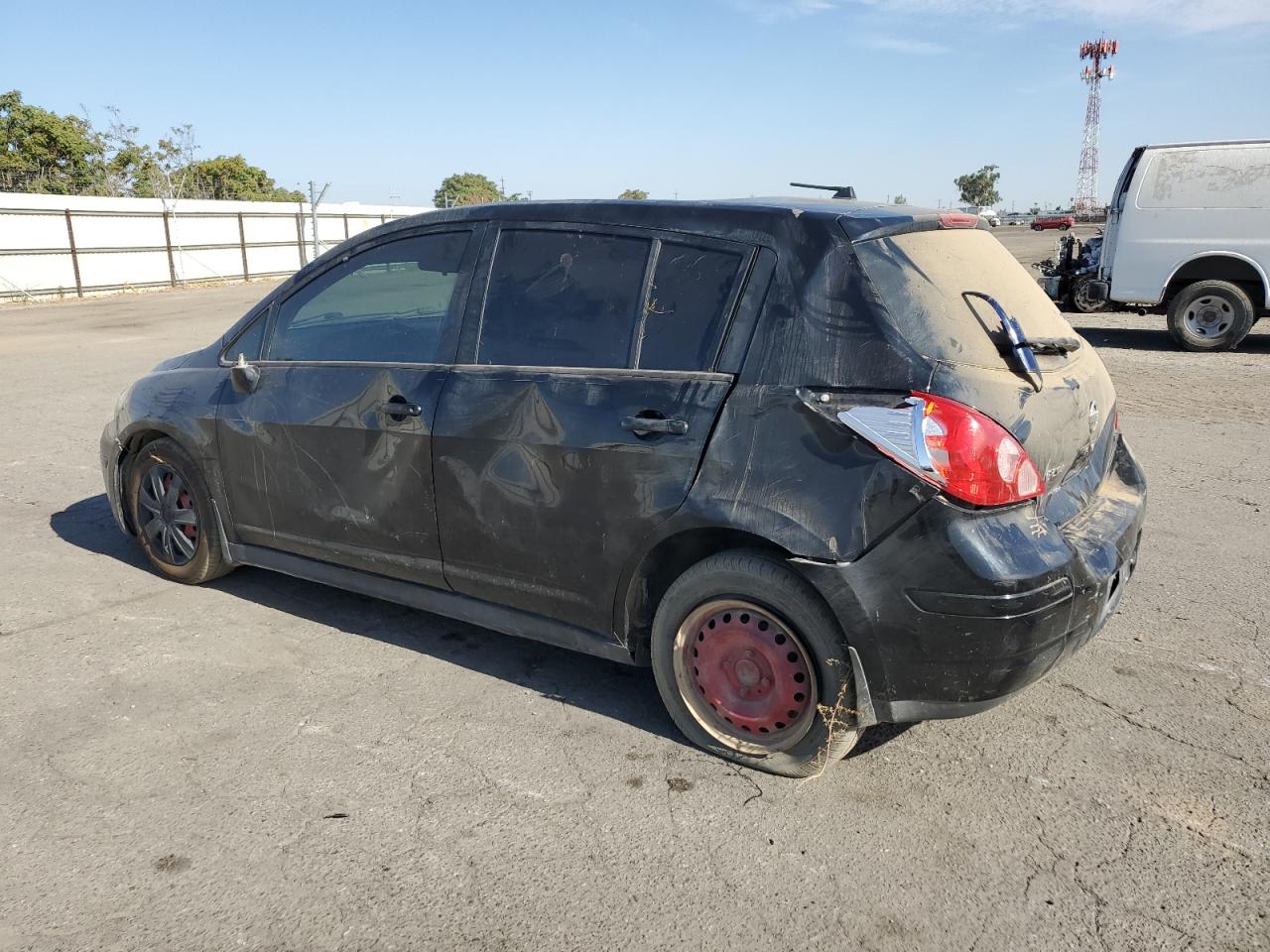 2007 Nissan Versa - Image 2