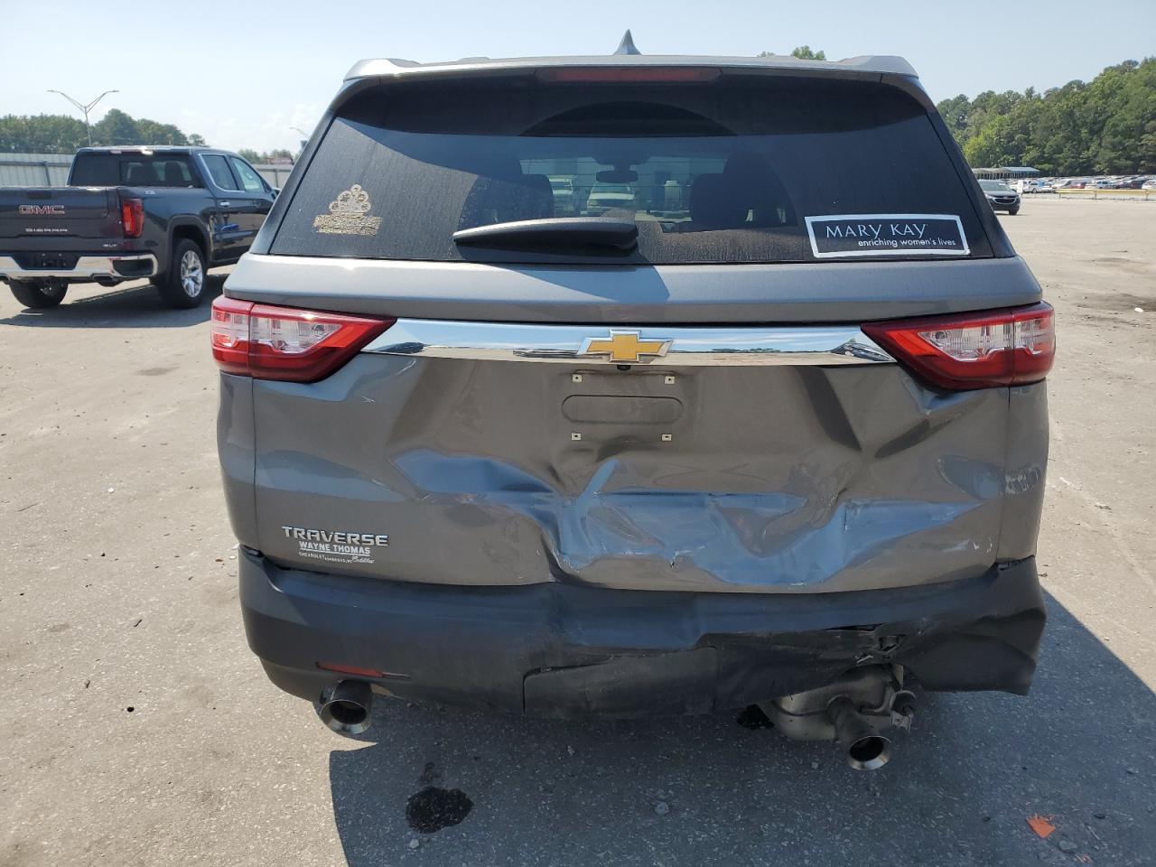 1GNERFKW7KJ250212 2019 Chevrolet Traverse Ls