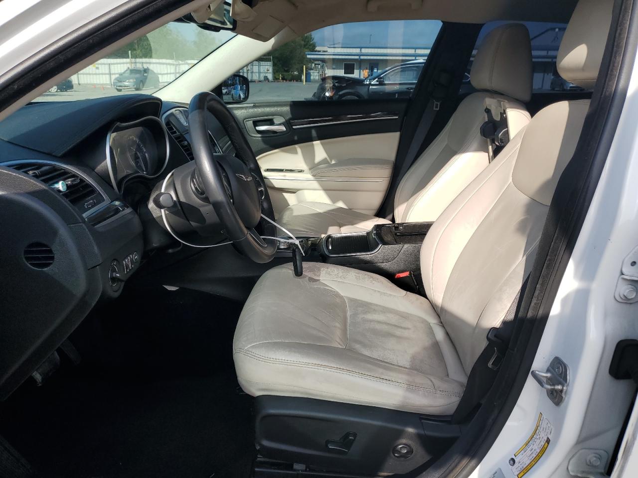 2015 Chrysler 300 Limited VIN: 2C3CCAAG2FH807411 Lot: 66927724