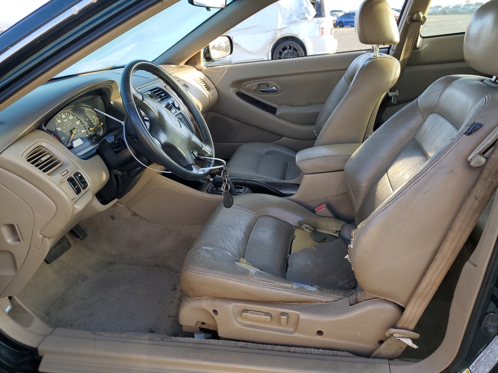 1HGCG2258YA035891 2000 Honda Accord Ex