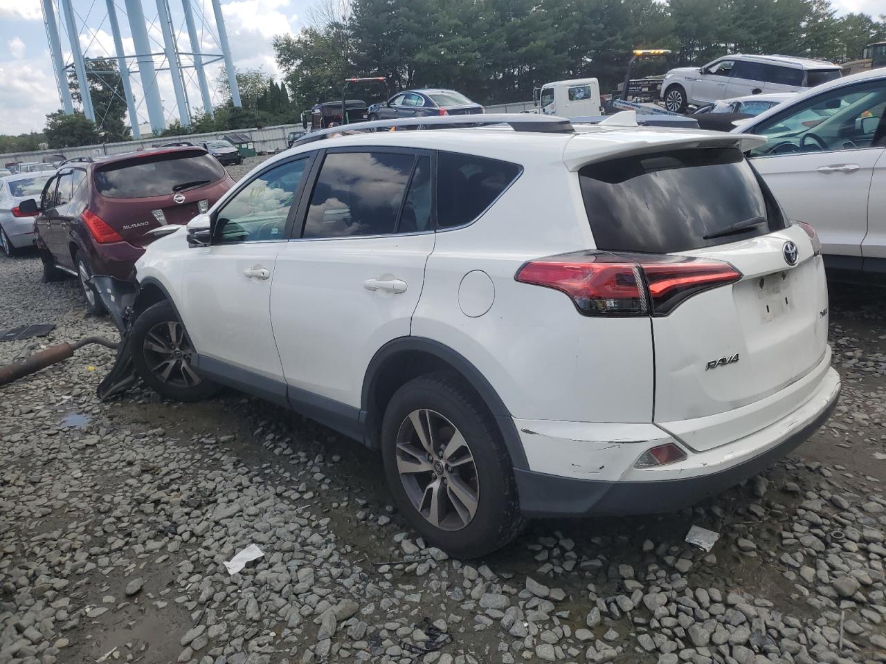 2T3WFREV8JW450350 2018 TOYOTA RAV 4 - Image 2