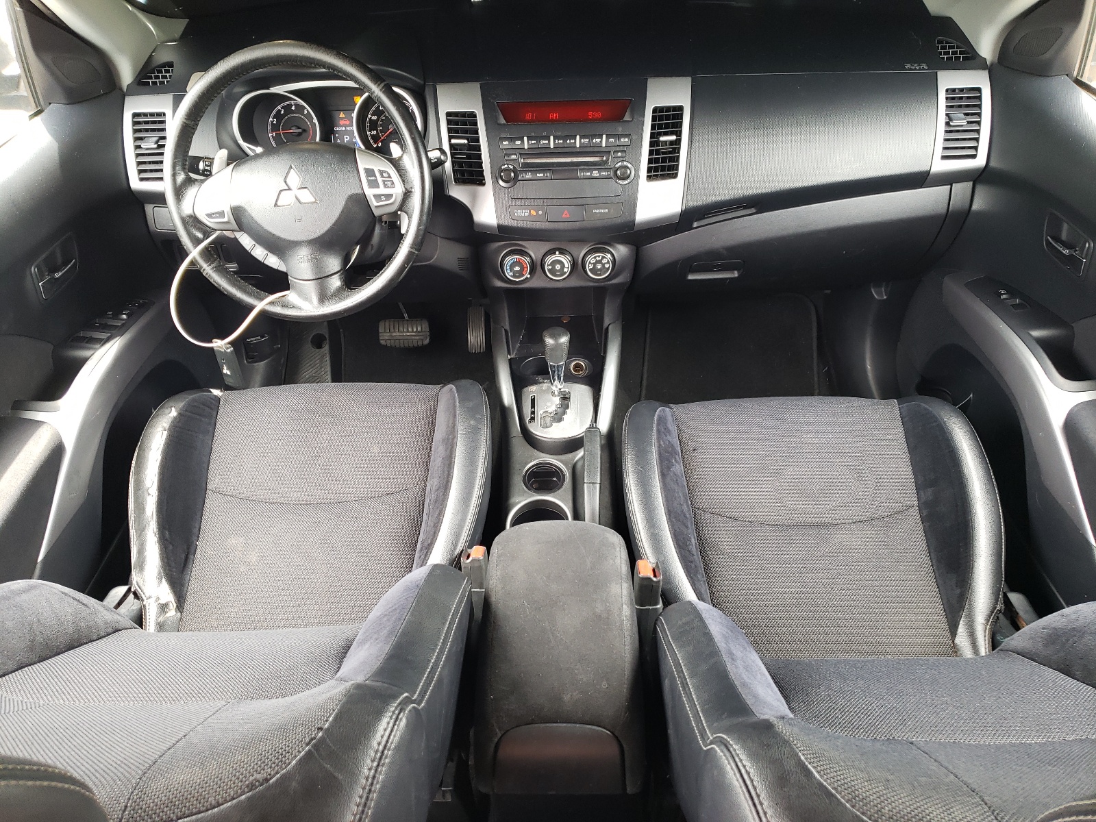 JA4AS3AW8BU018013 2011 Mitsubishi Outlander Se