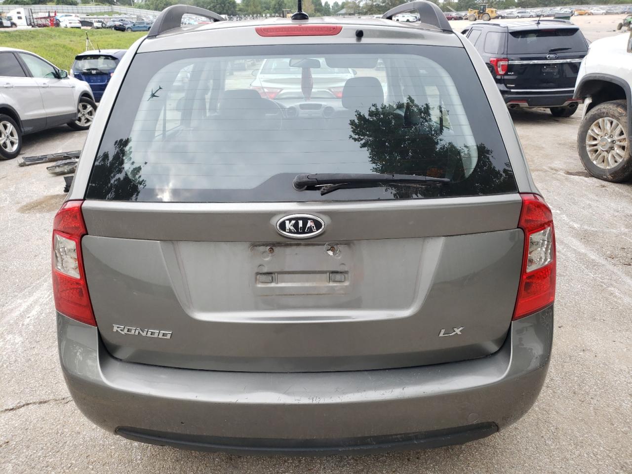 2009 Kia Rondo Base VIN: KNAFG528X97235576 Lot: 67389704