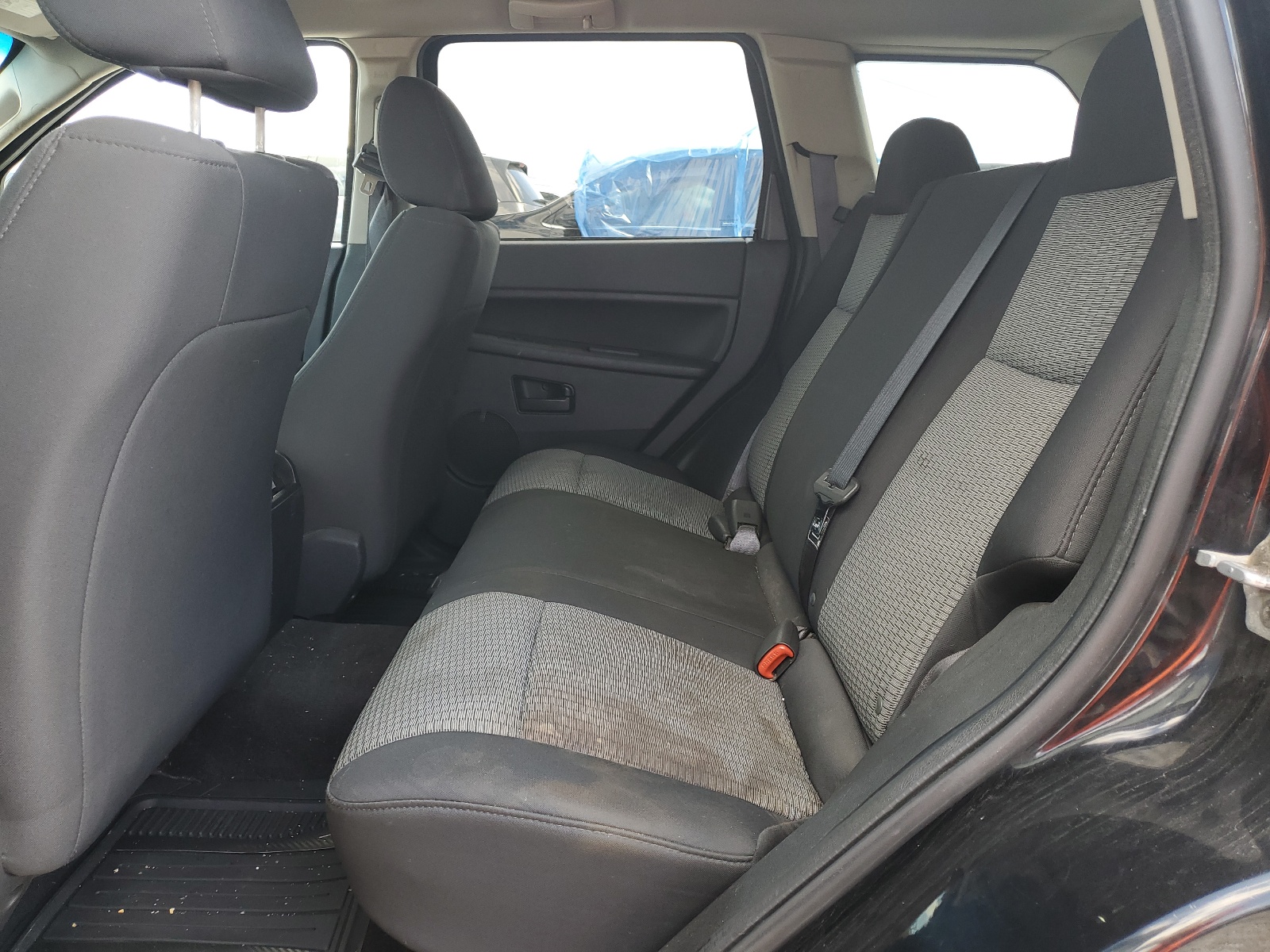 1J8GR48K48C188915 2008 Jeep Grand Cherokee Laredo