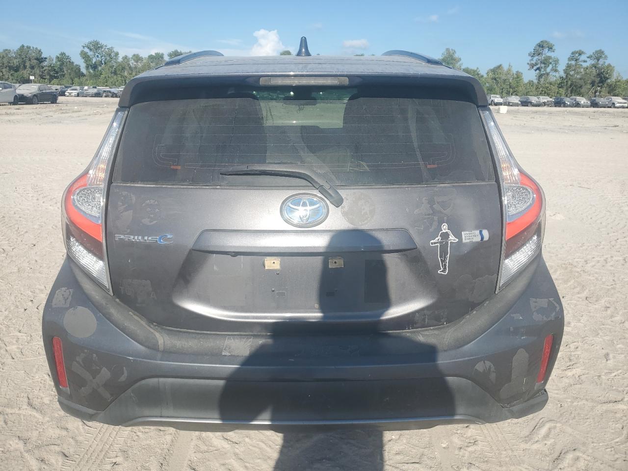 JTDKDTB35J1617945 2018 Toyota Prius C