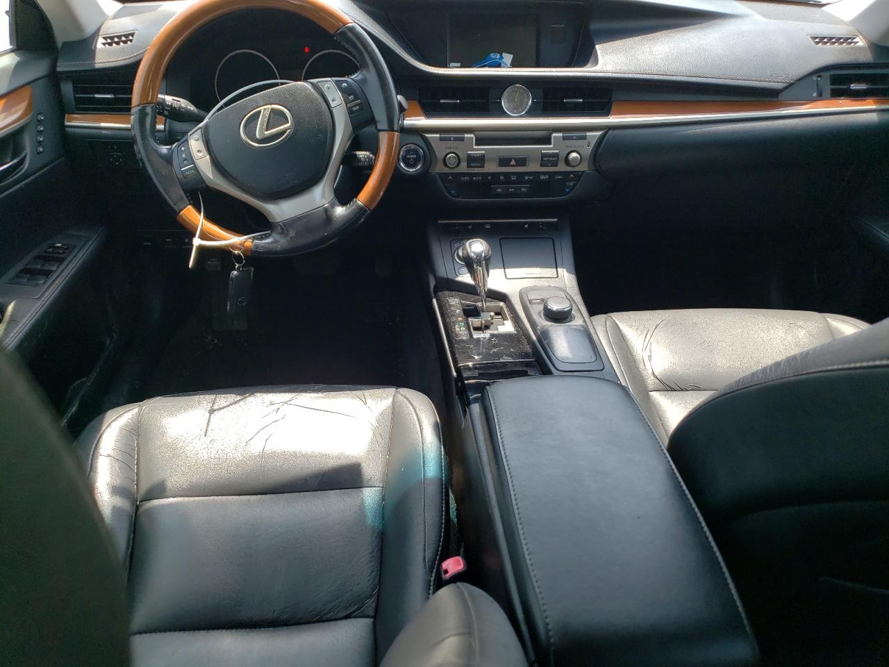 2013 Lexus ES - Image 8