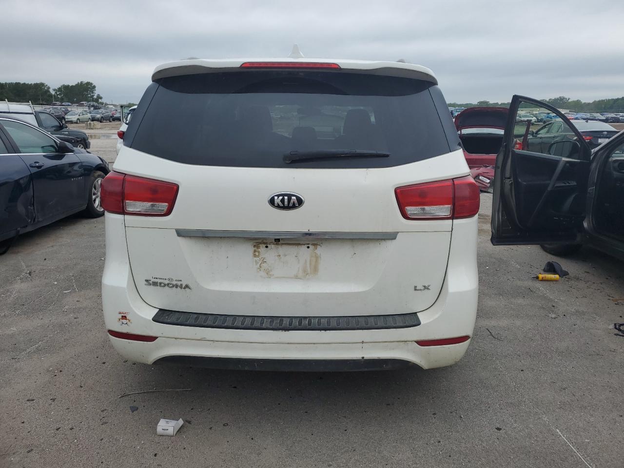 KNDMB5C13F6070188 2015 Kia Sedona Lx