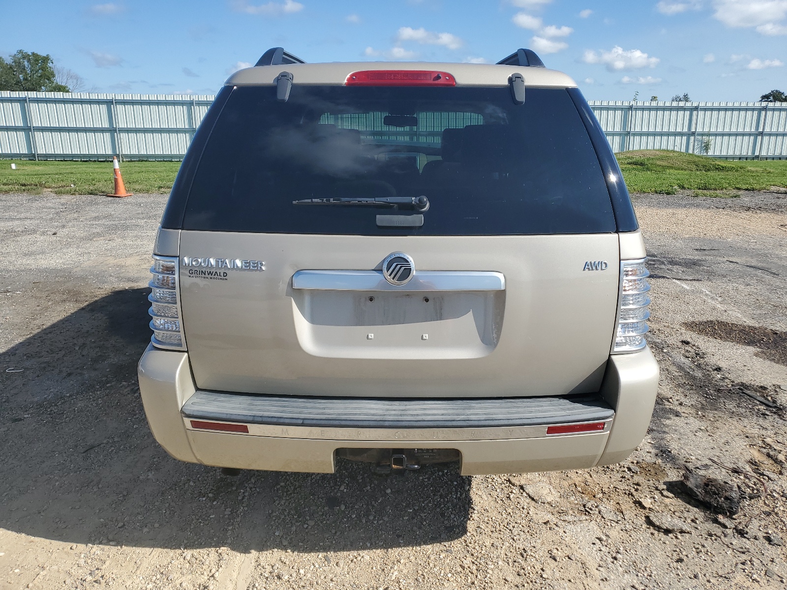 4M2EU47E87UJ17180 2007 Mercury Mountaineer Luxury