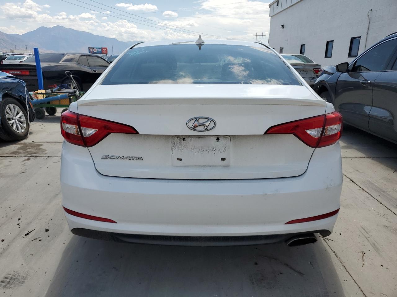 2015 Hyundai Sonata Se VIN: 5NPE24AF2FH090189 Lot: 67156104