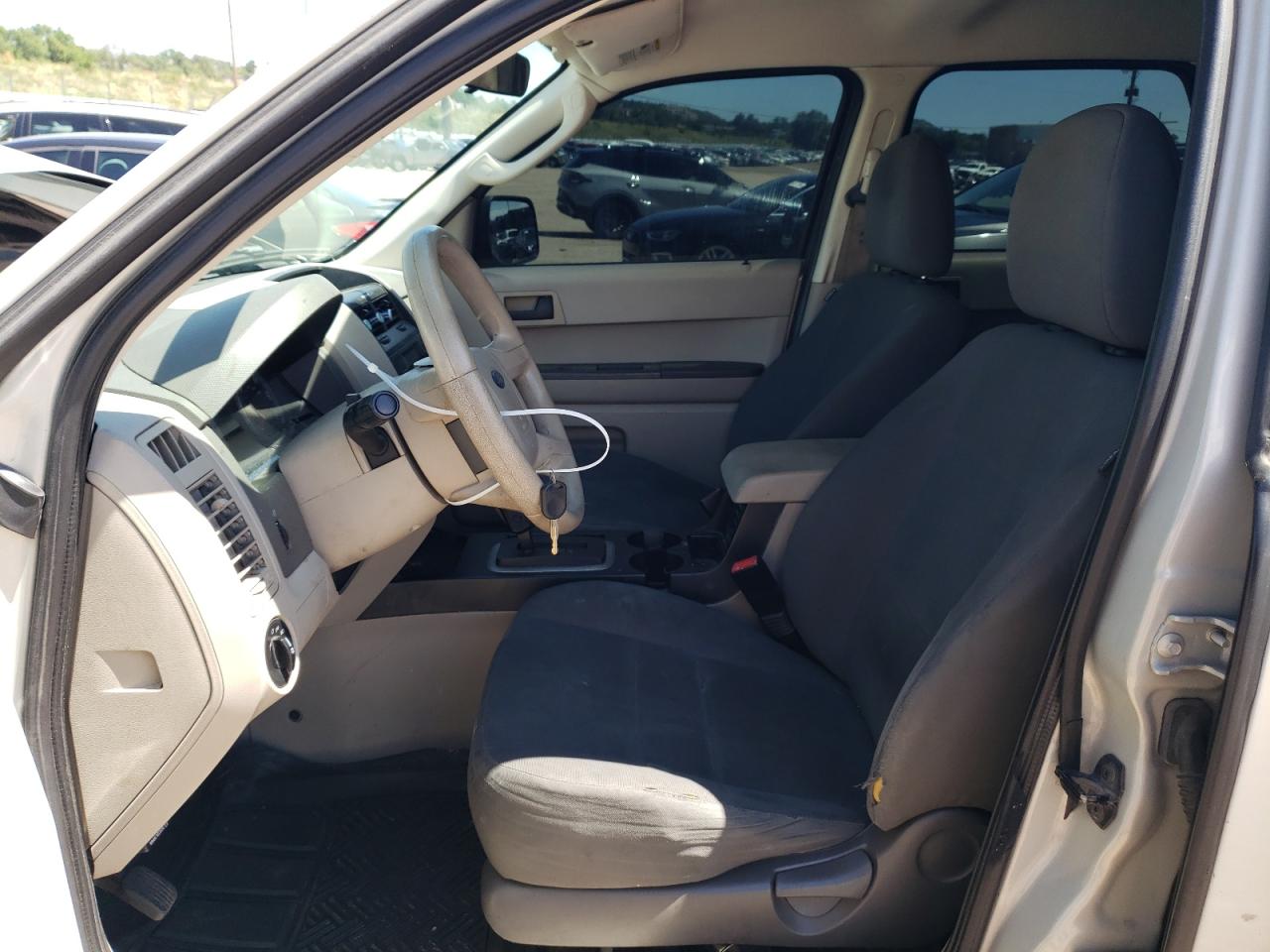 2009 Ford Escape Xls VIN: 1FMCU02739KA26052 Lot: 66992074