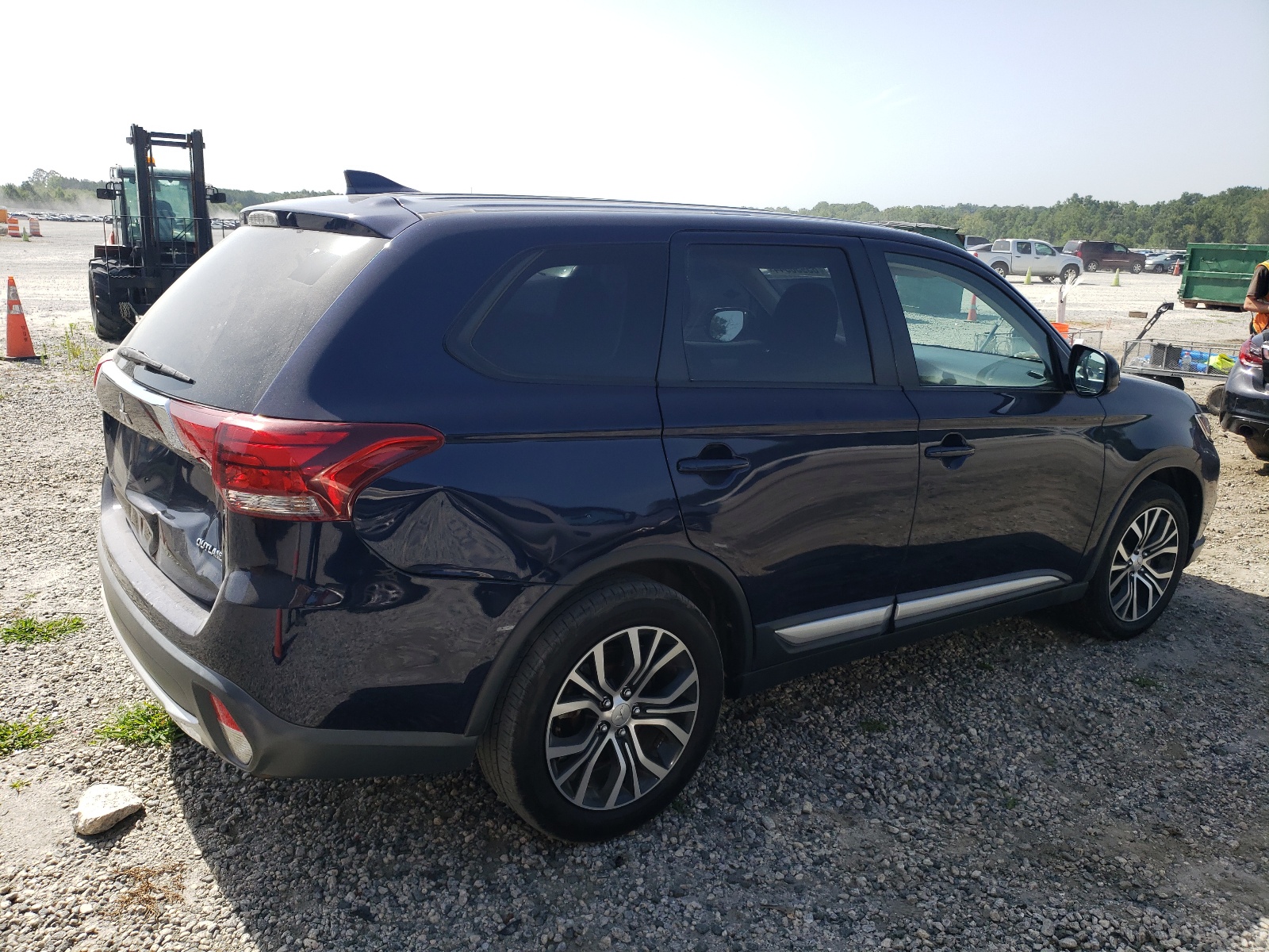 2018 Mitsubishi Outlander Es vin: JA4AD2A38JZ006570