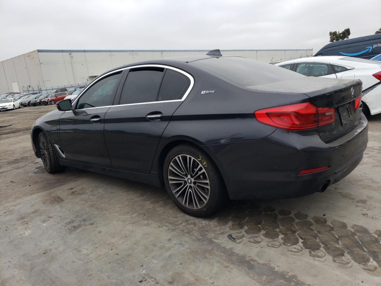 WBAJA9C57JB032735 2018 BMW 5 SERIES - Image 2