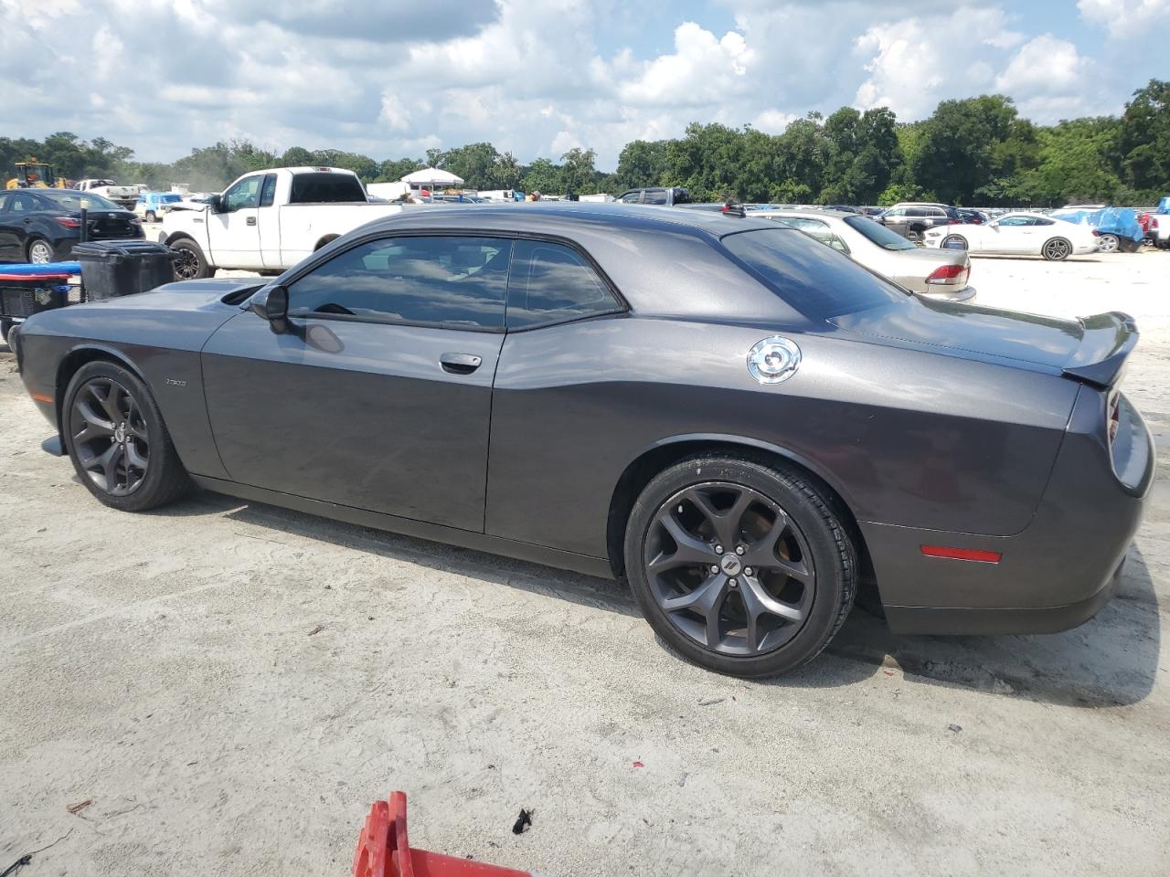 2C3CDZBT2KH573756 2019 DODGE CHALLENGER - Image 2