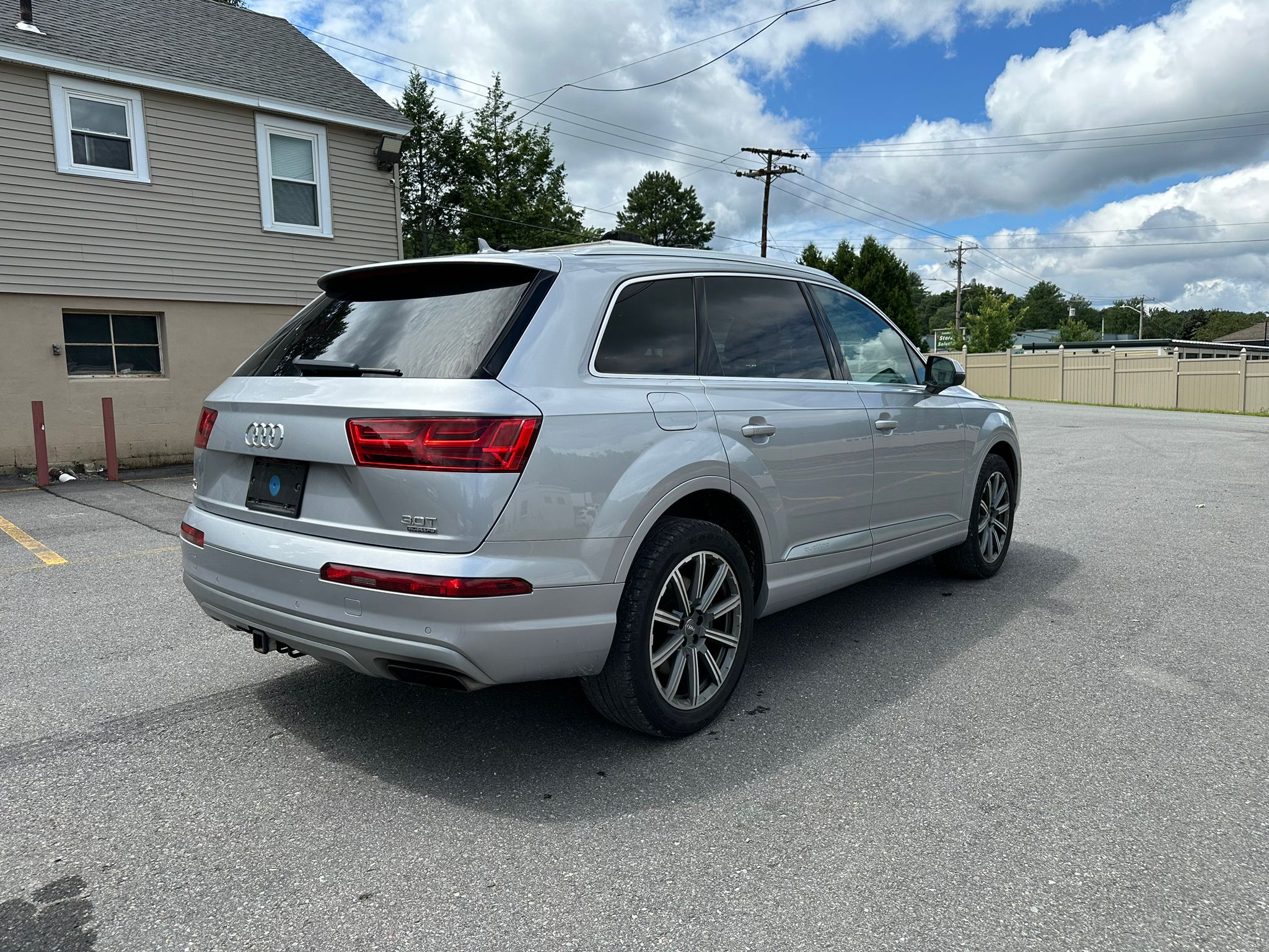 2018 Audi Q7 Premium Plus vin: WA1LAAF74JD045631