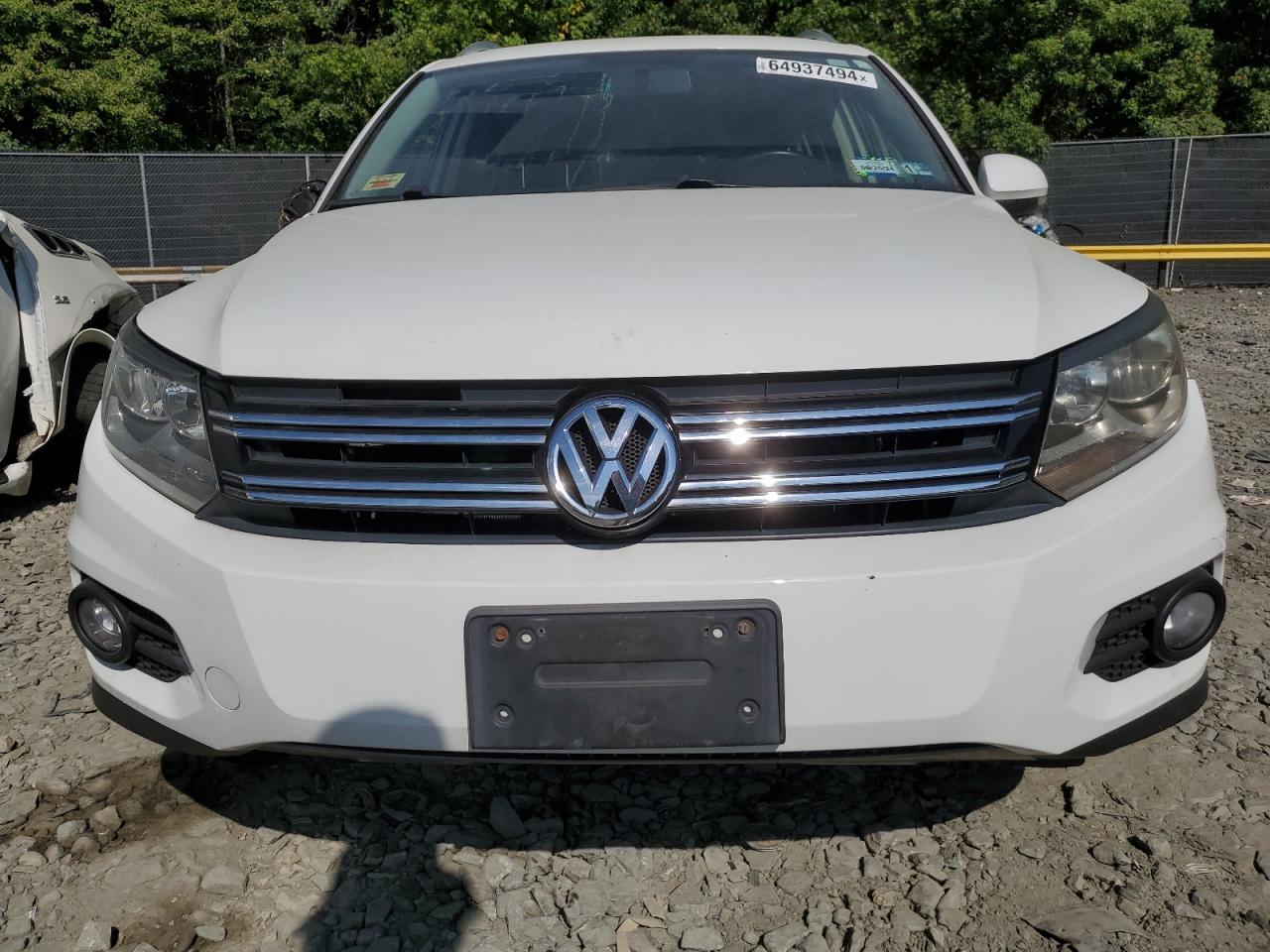 2015 Volkswagen Tiguan S VIN: WVGBV7AX2FW561221 Lot: 64937494