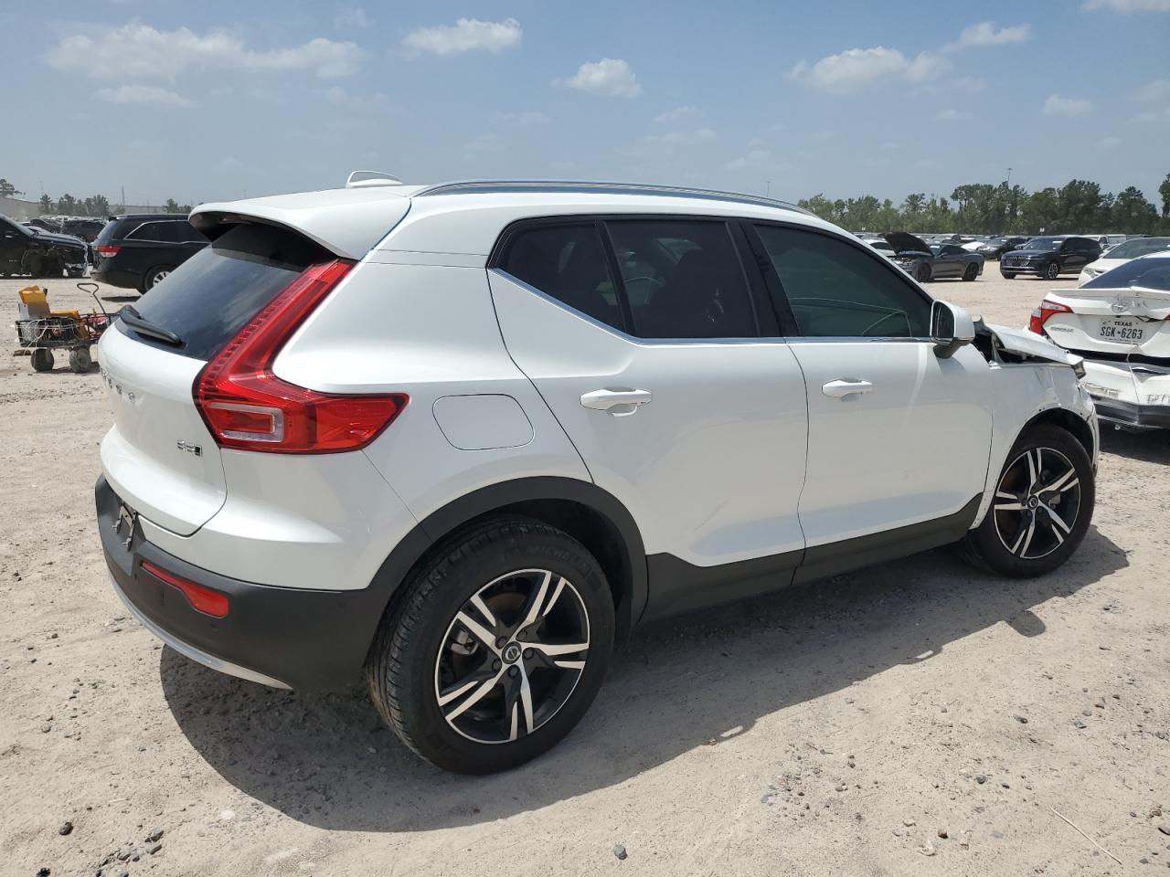 2023 Volvo Xc40 Plus VIN: YV4L12UEXP2086022 Lot: 65774984