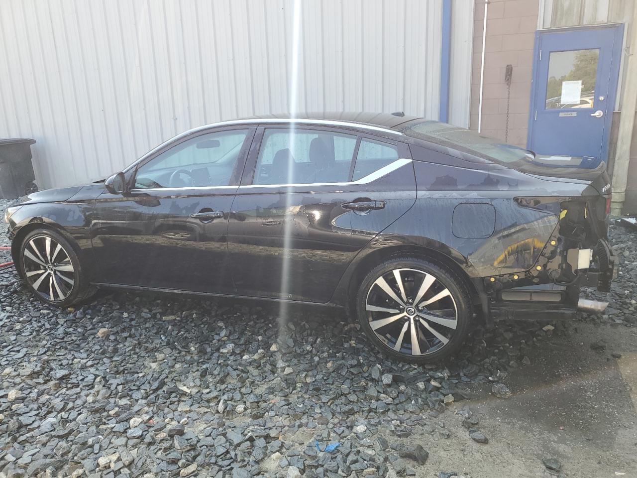 1N4BL4CV4MN364032 Nissan Altima SR 2