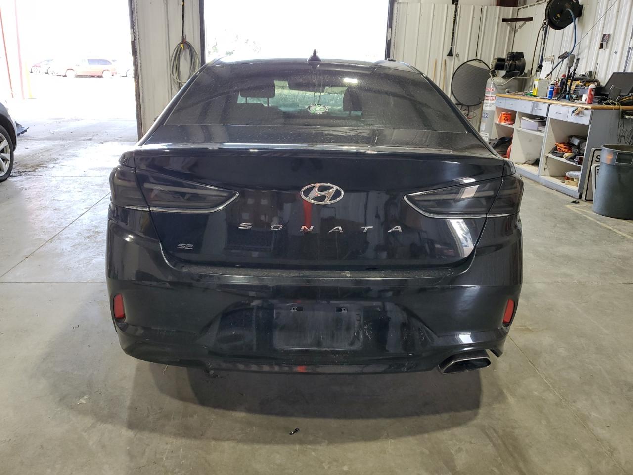 2019 Hyundai Sonata Se VIN: 5NPE24AF4KH744703 Lot: 70188294