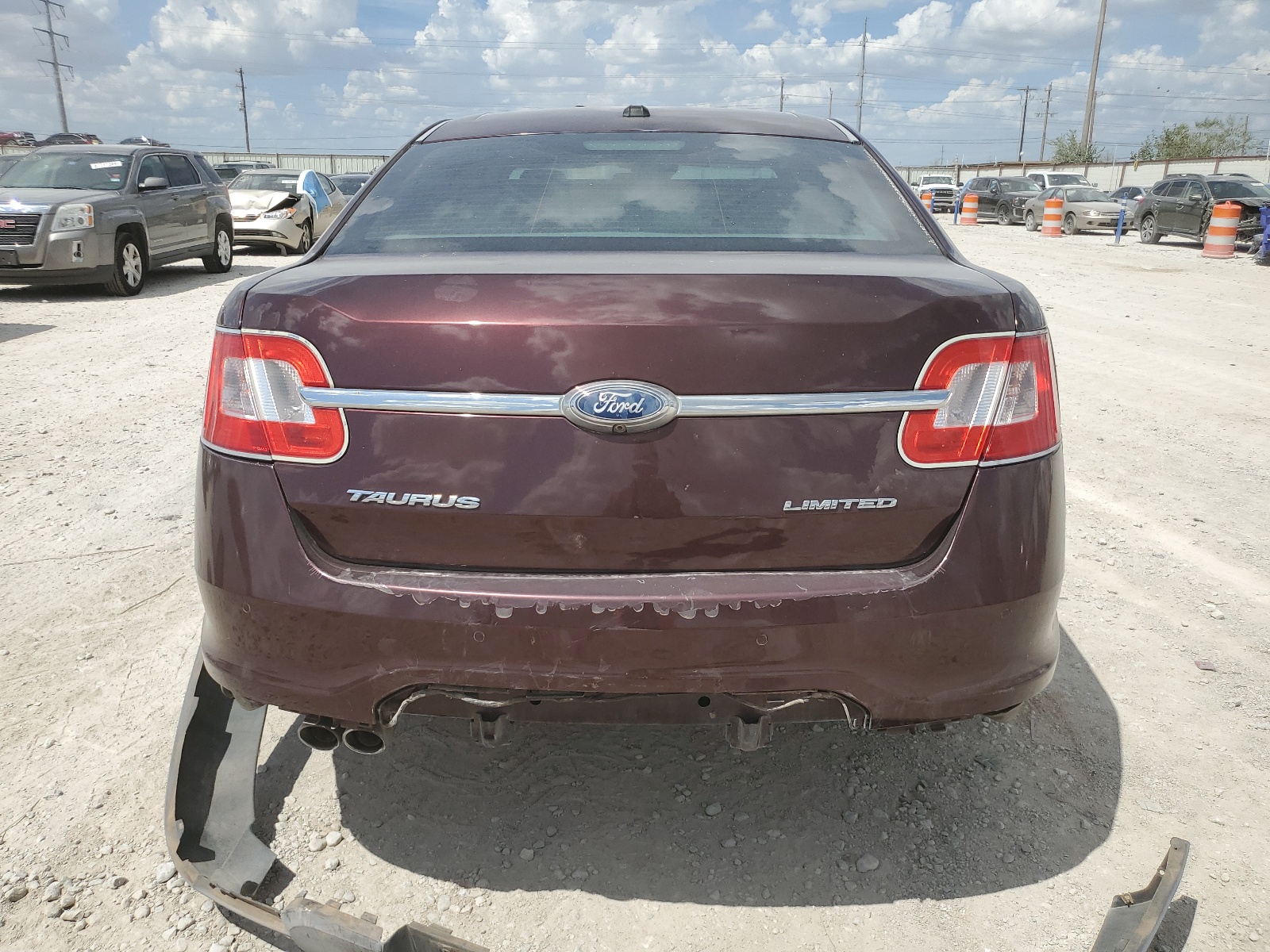 1FAHP2FW4BG135956 2011 Ford Taurus Limited