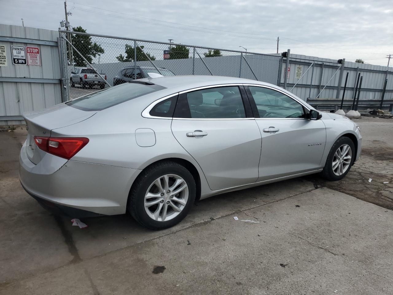 2016 Chevrolet Malibu - Image 3