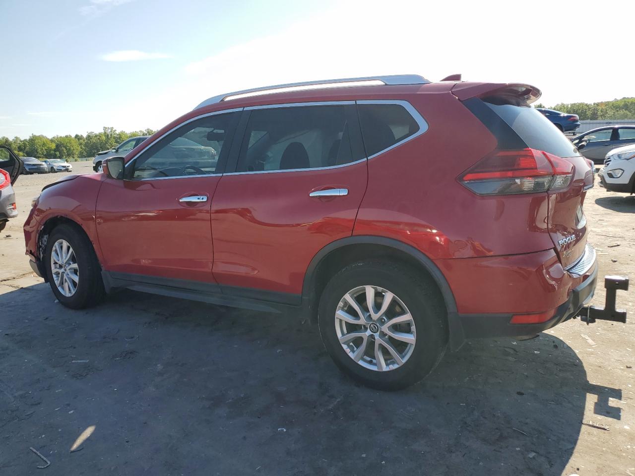 JN8AT2MT8HW396168 2017 NISSAN ROGUE - Image 2