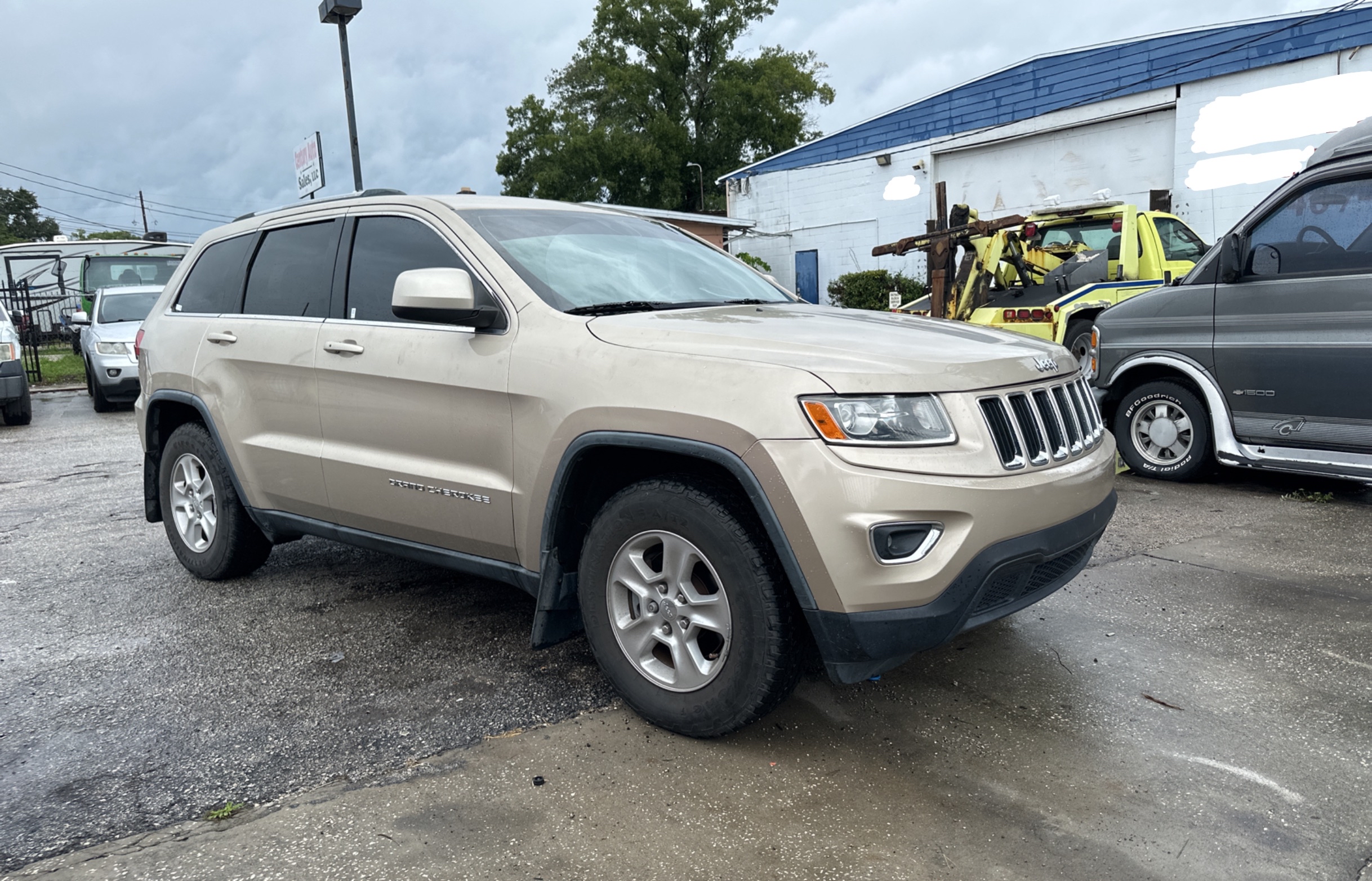 2014 Jeep Grand Cherokee Laredo vin: 1C4RJEAG8EC417739