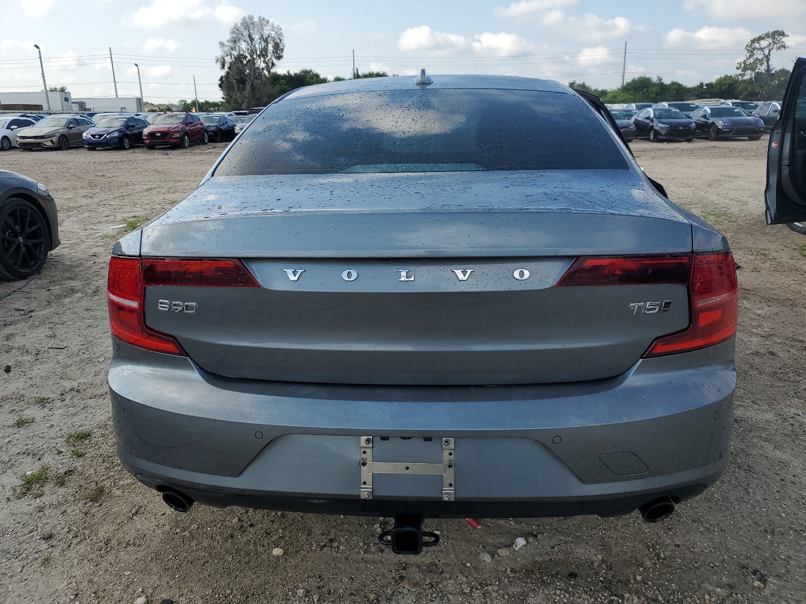 LVY982MK2JP040136 2018 Volvo S90 T5 Momentum