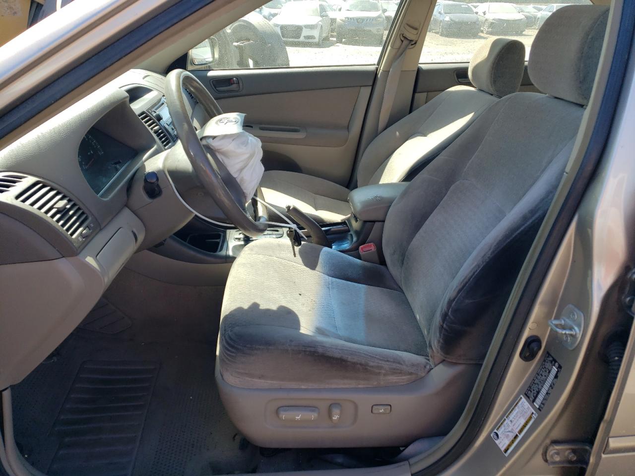 2004 Toyota Camry Le VIN: JTDBE32K040295259 Lot: 65471084