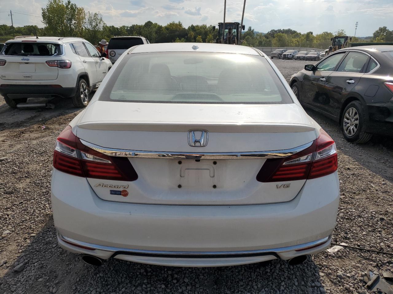 2017 Honda Accord Exl VIN: 1HGCR3F80HA009046 Lot: 69195134