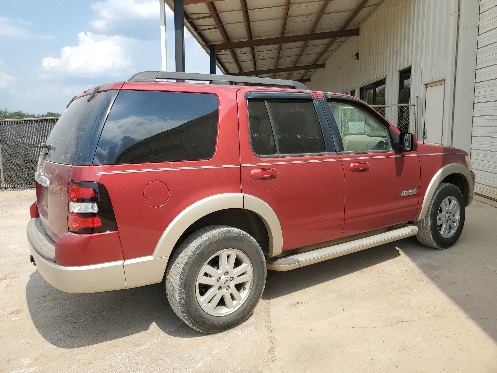 1FMEU64E88UA10696 2008 Ford Explorer Eddie Bauer