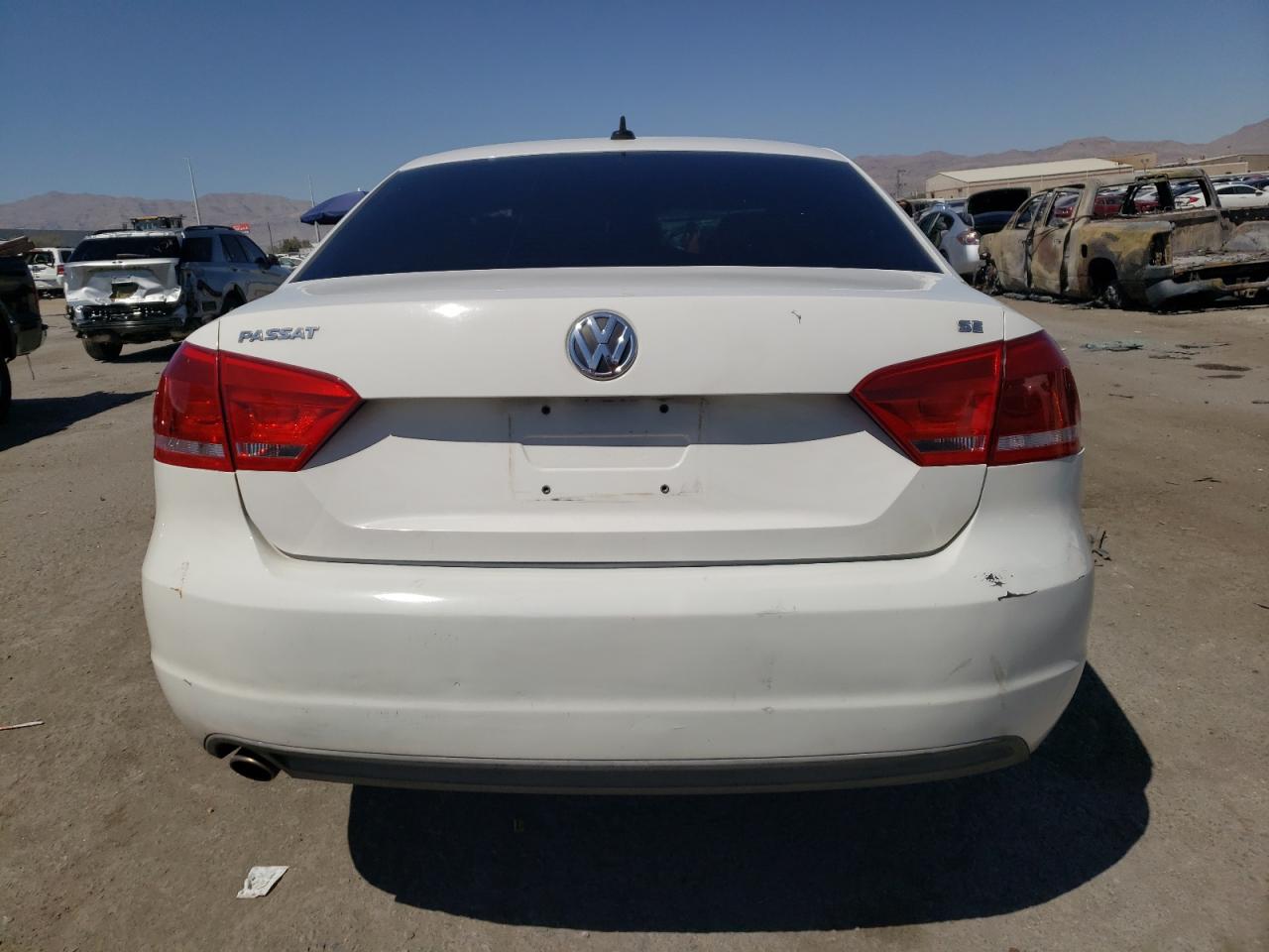 1VWBP7A38DC047784 2013 Volkswagen Passat Se