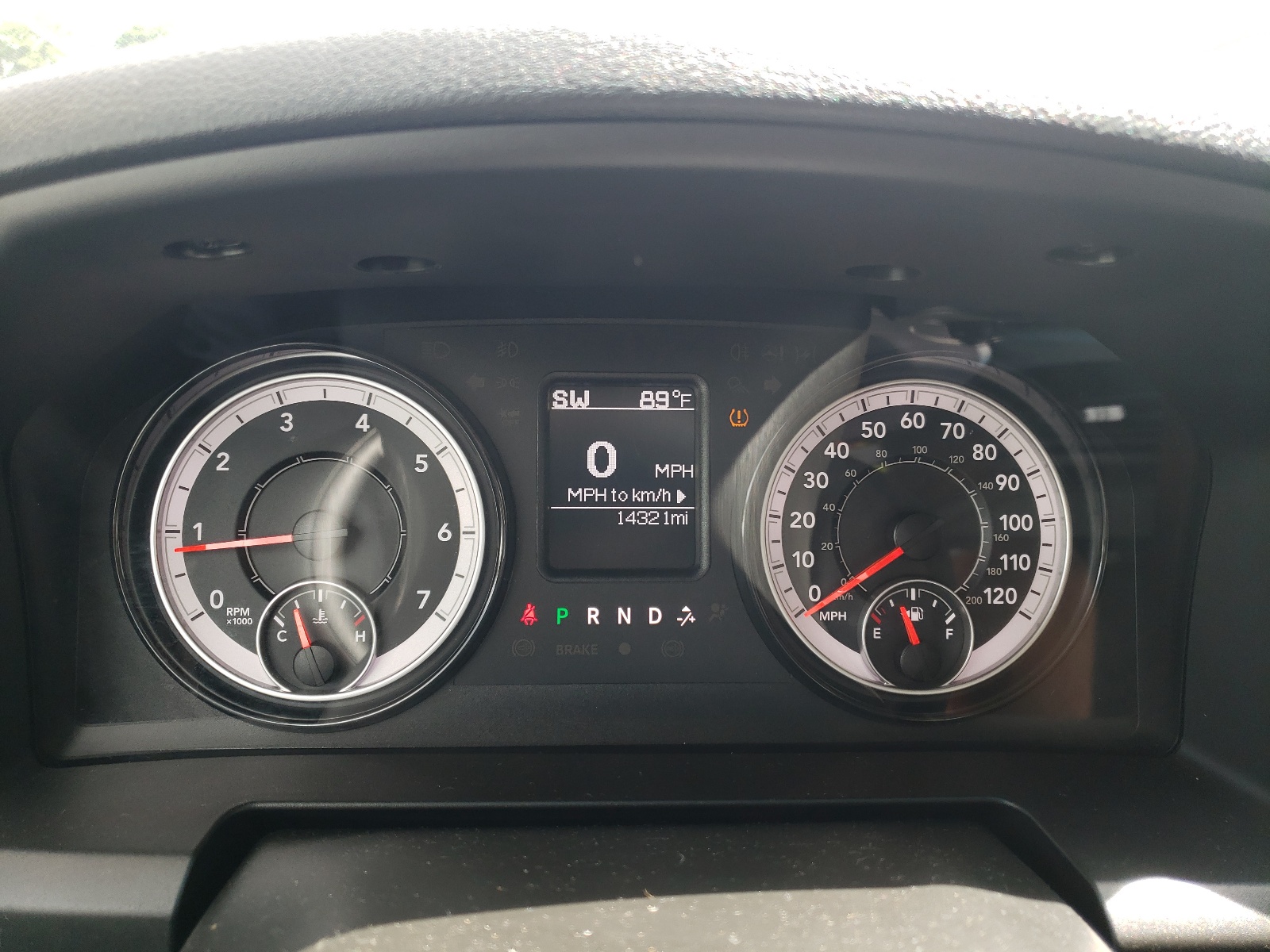 1C6RR6GG5RS137379 2024 Ram 1500 Classic Slt