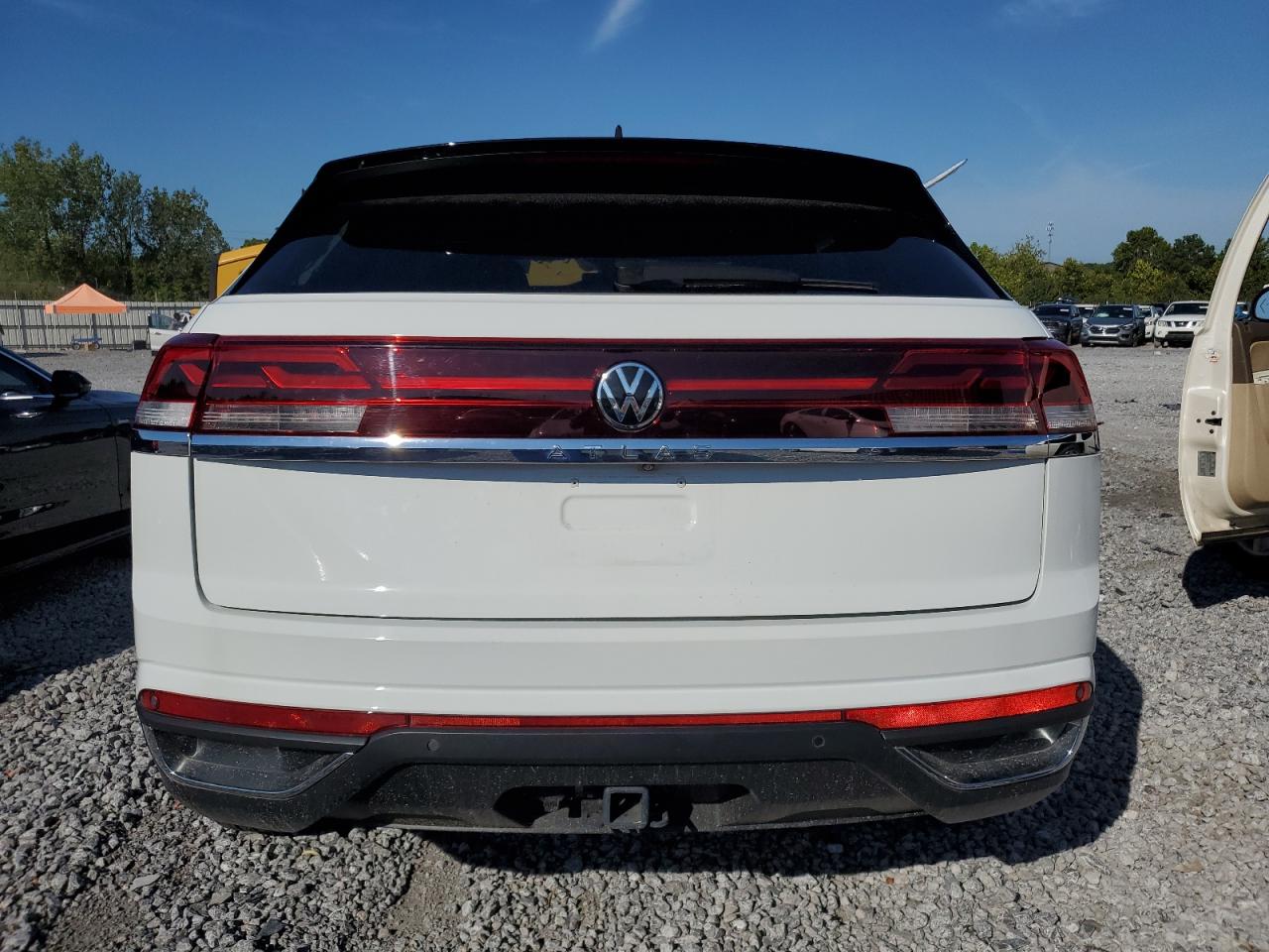 2024 Volkswagen Atlas Cross Sport Se VIN: 1V2WE2CA3RC253500 Lot: 70258105