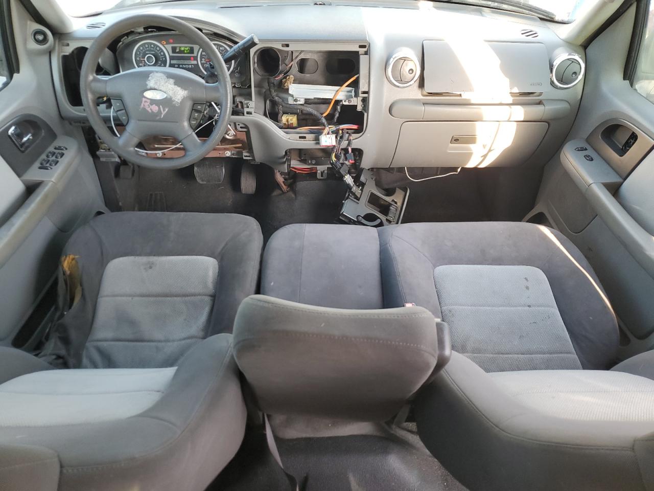 1FMPU15585LA93574 2005 Ford Expedition Xlt