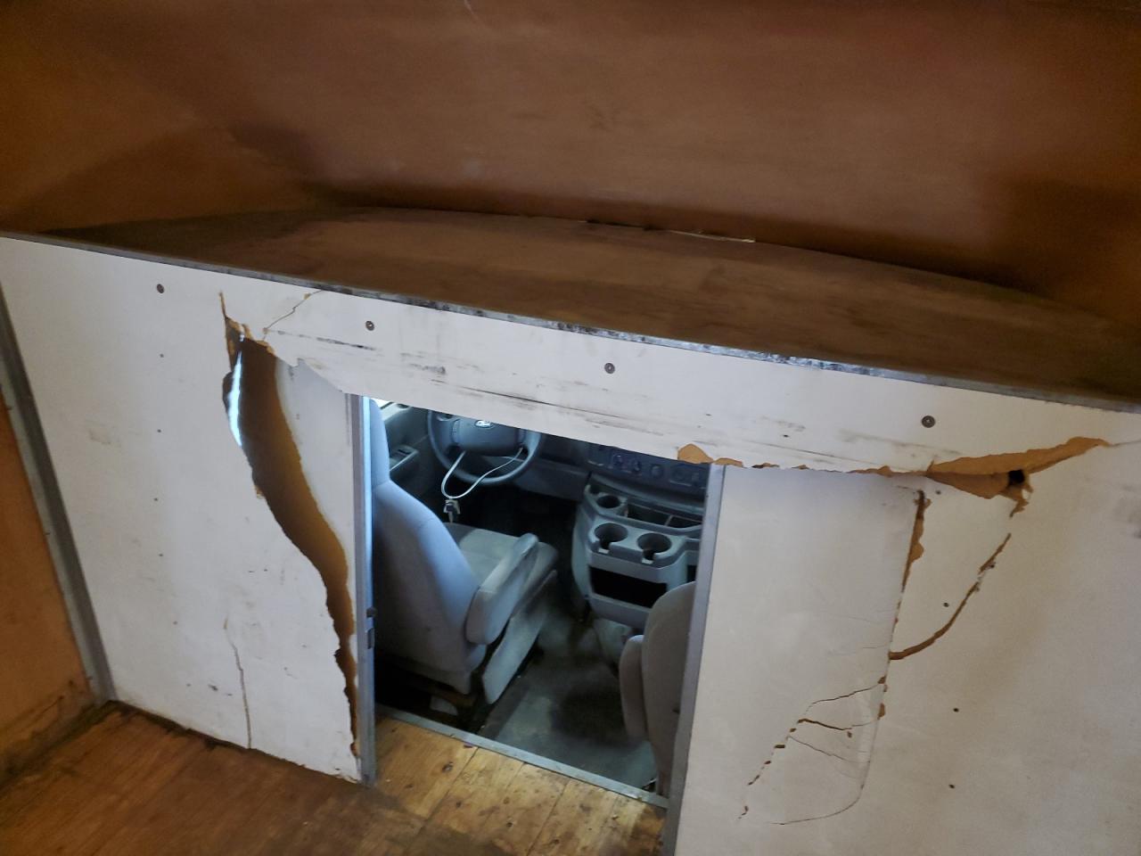 2015 Ford Econoline E350 Super Duty Cutaway Van VIN: 1FDWE3FL8FDA02574 Lot: 67939505