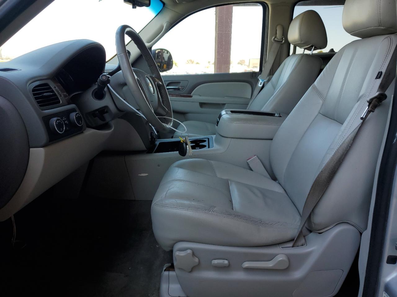 2013 Chevrolet Suburban K1500 Lt VIN: 1GNSKJE79DR213312 Lot: 70356745