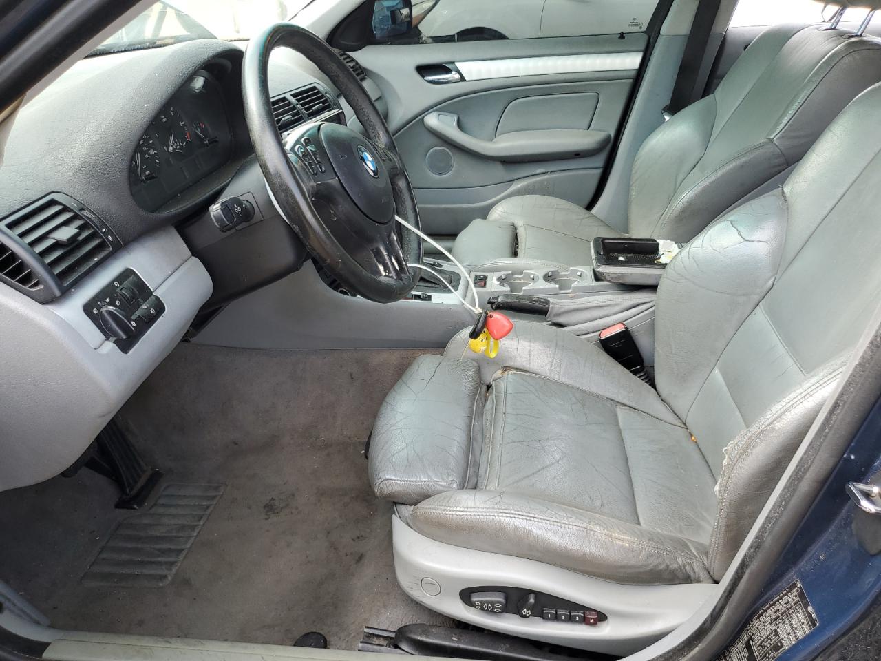 2004 BMW 325 Xi VIN: WBAEU33424PR13699 Lot: 67293355