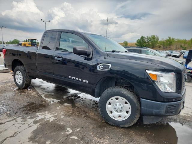  NISSAN TITAN 2018 Черный