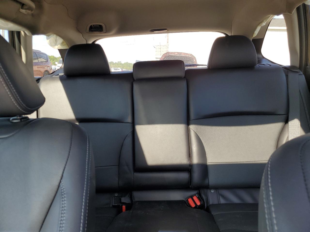 2018 Subaru Outback 3.6R Limited VIN: 4S4BSENC1J3283619 Lot: 70338025