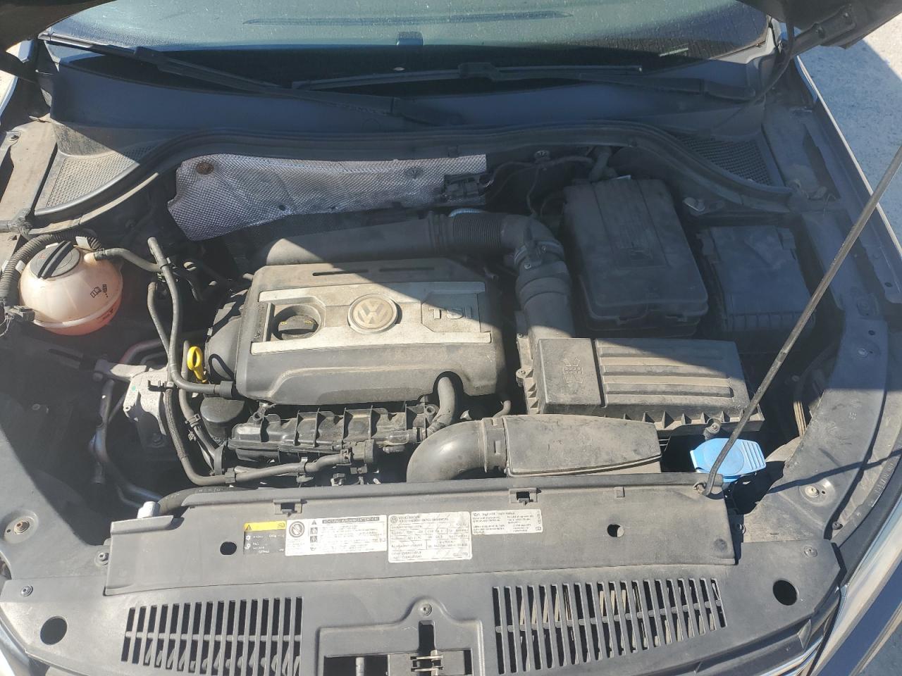 2016 Volkswagen Tiguan S VIN: WVGAV7AX2GW552886 Lot: 70595895