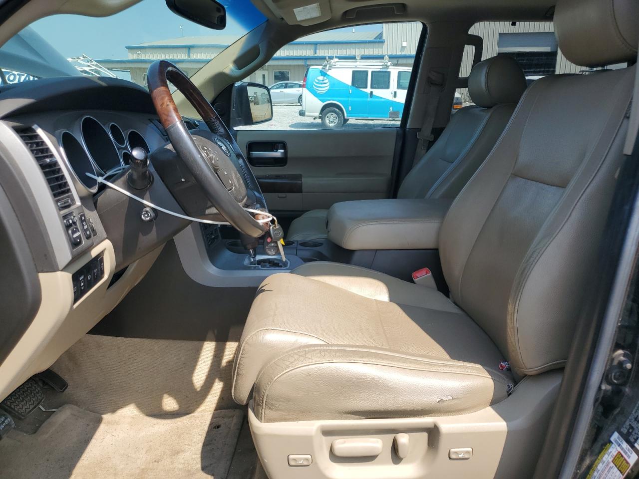 2010 Toyota Sequoia Platinum VIN: 5TDDW5G19AS028843 Lot: 69285345